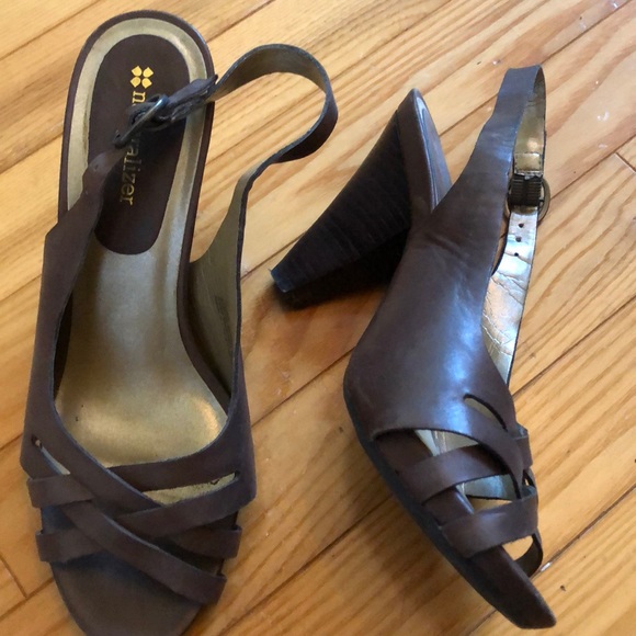 Naturalizer leather shoes size 7 - Picture 1 of 5